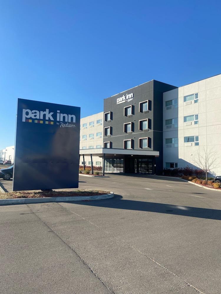 Park Inn By Radisson Edmonton Airport Ледук Экстерьер фото