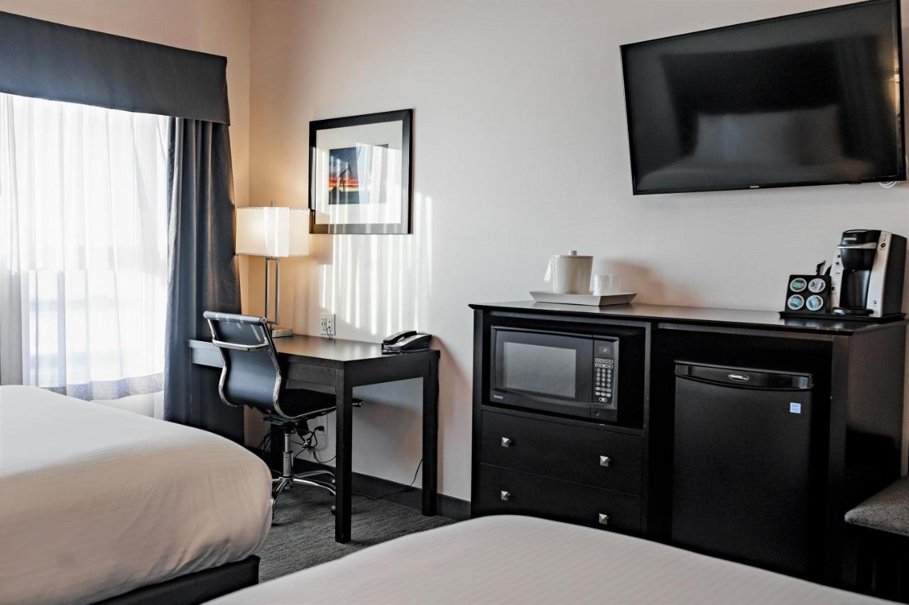 Park Inn By Radisson Edmonton Airport Ледук Экстерьер фото