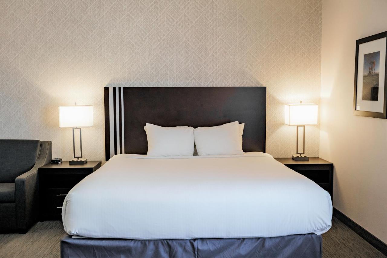 Park Inn By Radisson Edmonton Airport Ледук Экстерьер фото