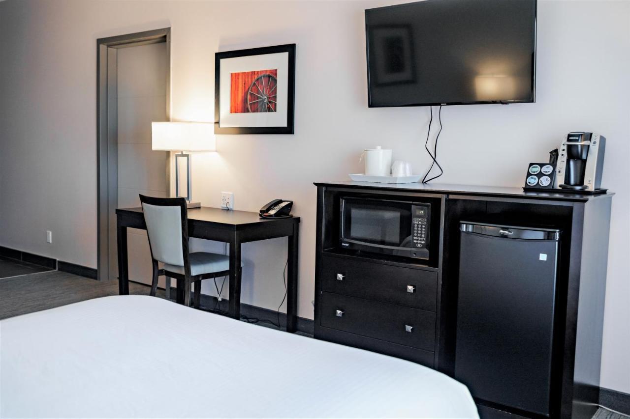 Park Inn By Radisson Edmonton Airport Ледук Экстерьер фото