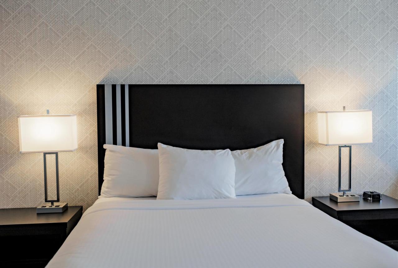 Park Inn By Radisson Edmonton Airport Ледук Экстерьер фото