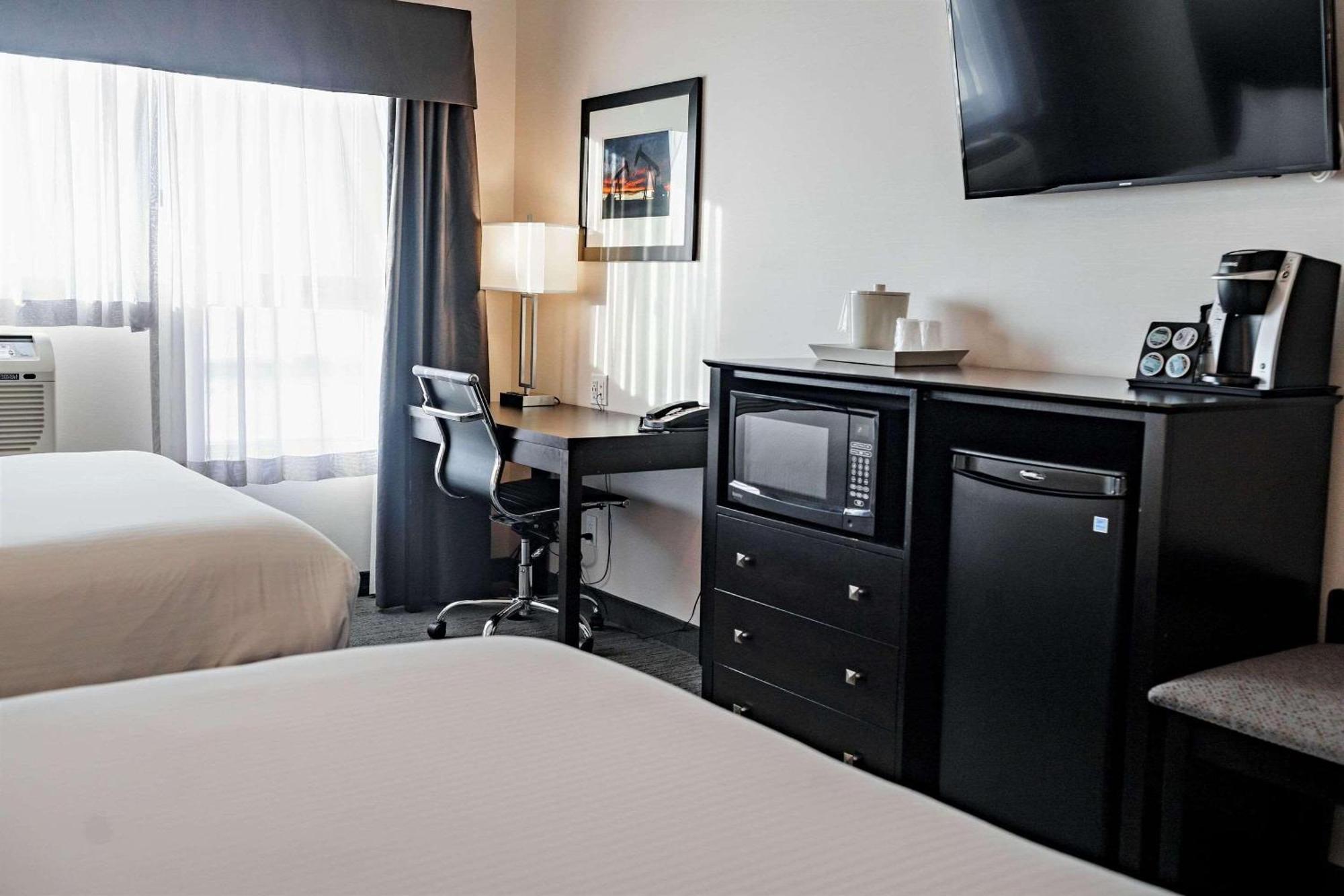 Park Inn By Radisson Edmonton Airport Ледук Экстерьер фото